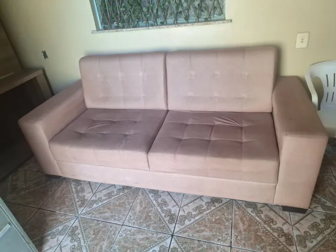 Vendo sofá excelente e novo, pra retirada, aceito negociações 