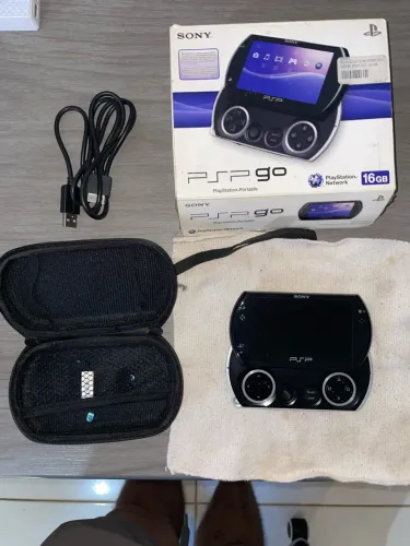 PSP GO