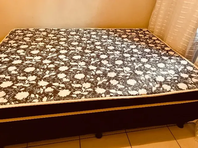 Cama box conjugada . Colchão espuma firme