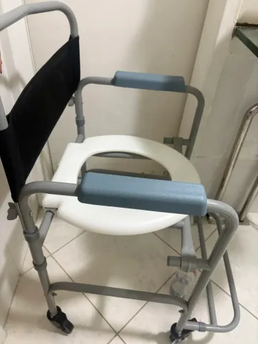 Cadeira de rodas para banho