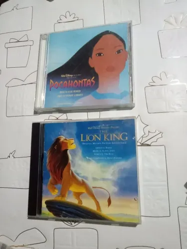 CDs de Pocahontas e Rei leão 