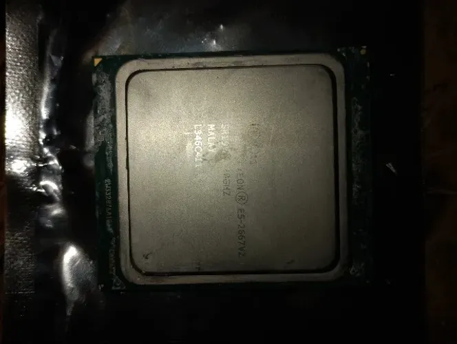 Processador Intel Xeon 2667 v2
