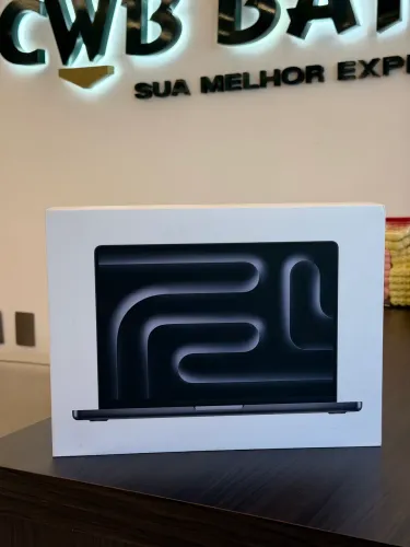 MacBook Pro M5 14.2 1TB 16GB Preto - Loja Física