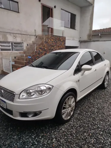 Fiat Linea Essence 1.8 Flex 16V 4P 2012