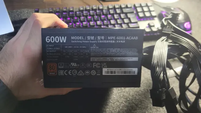 Fonte Cooler Master MWE 600W 80 Plus Bronze ? 8 Meses de Uso, Sem Defeitos