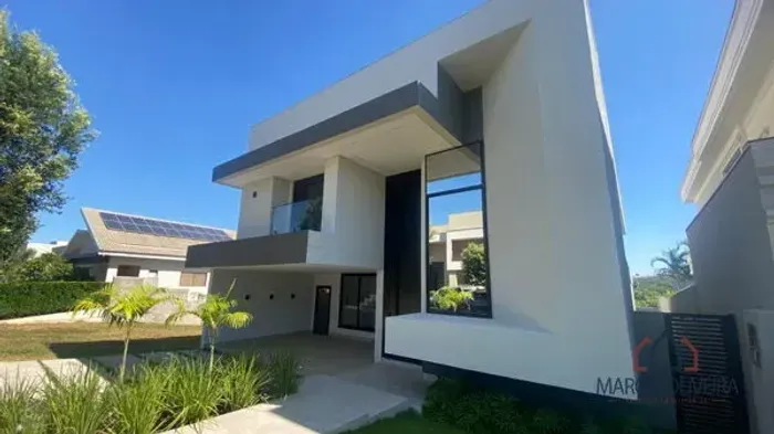 Casa em condomínio com 5 quartos no CONDOMÍNIO HORIZONTAL FLORAIS DOS LAGOS - Bairro Centr