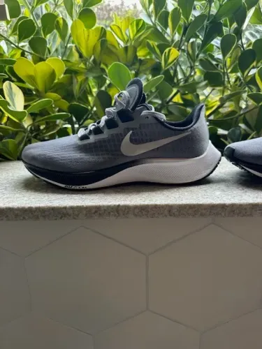 TENIS NIKE AIR ZOOM PEGASUS 37 - NOVO!!