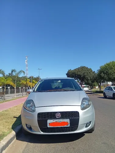 Fiat Punto Attractive 1.4 Fire Flex 8V 5P 2011