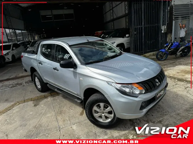 Mitsubishi L200 Triton Sport GLX 2.4 CD Diesel Mec. 2018