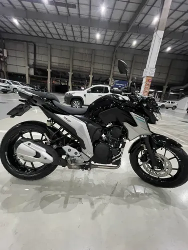 YAMAHA FAZER 250C
