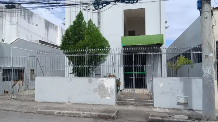 Aluga-se excelente ponto comercial. Antiga casa Coelba 480m2 térreo e primeiro andar