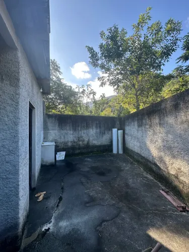 Vendo casa entre ariró e zungu