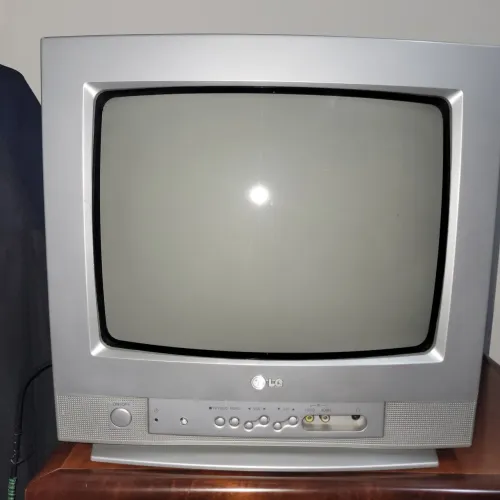 TV LG tubo 14 polegadas com controle