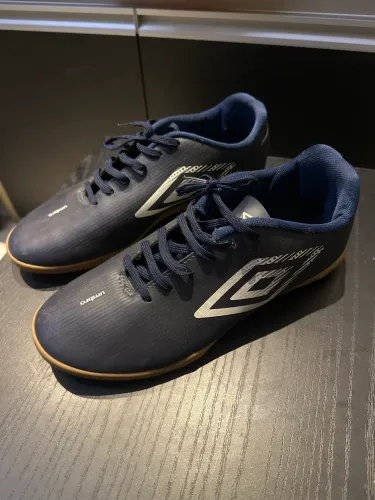 Chuteira Umbro