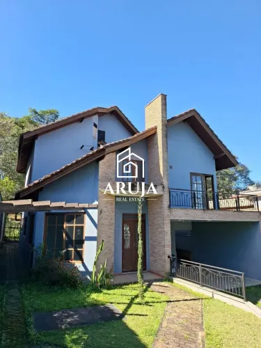 Casa com Piscina e 3 Dormitórios à Venda no Condomínio Arujá Ville I