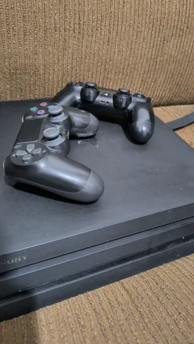 Video game ps4 pro 1tb