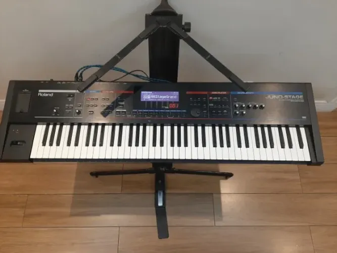 Teclado Musical Roland Juno Stage