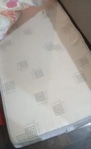Cama e colchão