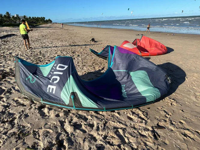 Kitesurf completo (prancha, barra e trapézio) 
