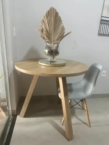 Mesa de Jantar Redonda 3 Lugares com 1 cadeira + Eixo Giratorio
