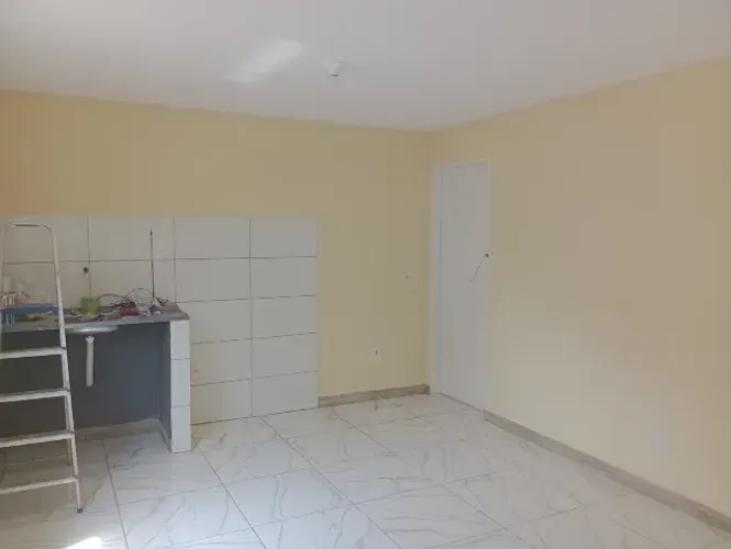 Terreno 300m2 com 2kitnets já alugadas