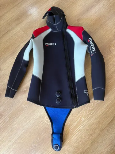ROUPA DE MERGULHO IMPECÁVEL