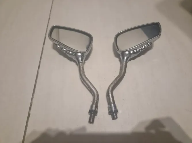 Par de Retrovisores Cromados Mão de Esqueleto/Caveira - Custom/Chopper