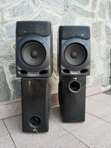 Par de Caixas de Subwoofer LG