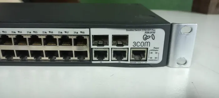 Switch 3COM Baseline 48 Portas - 3CBLSF50