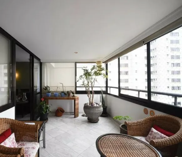 Apartamento à venda com 185m², 3 quartos e 3 vagas.