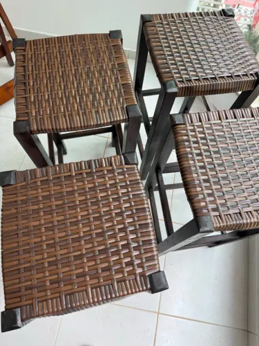 4 Banquetas 