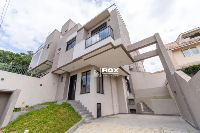 Sobrado de Alto Padrão com 3 suítes à venda, 125 m² por R$ 1.140.000 - Vista Alegre, Curit