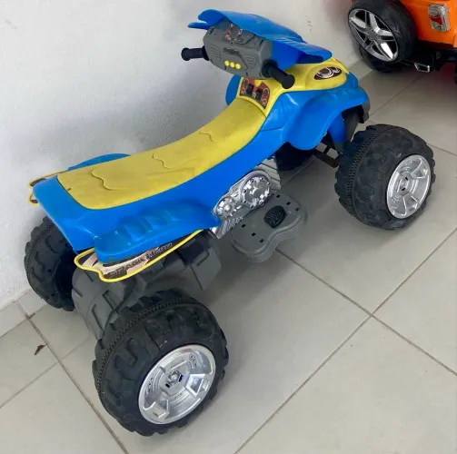 Vende-se Quadriciclo infantil 12v