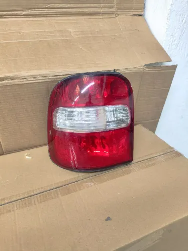 Lanterna esquerda Kia Sportage 98/02