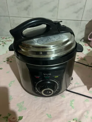 Panela de pressão elétrica