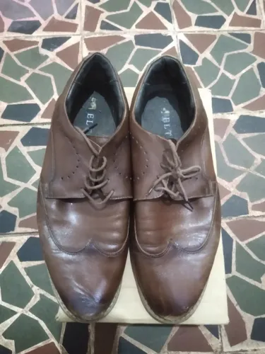 Sapatênis ELT (Elite dos Pes) Urban Fly em Couro (Usado 42 - bom estado - cor Mogno)