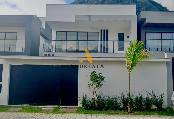 Venda de Casa em Condomínio com 4 quarto(s), 4 suíte(s), 214 m², por R$ 1.5 milhão, no con