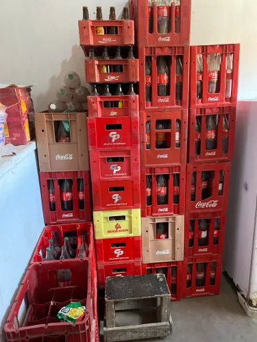 Vende-se caixas de coca cola 1 e 2 litros