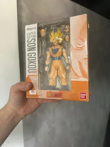 S.H. Figuarts Super Saiyan Son Goku Dragon Ball Z Bandai Original
