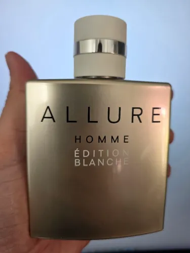 Perfume Allure edition blanche Chanel