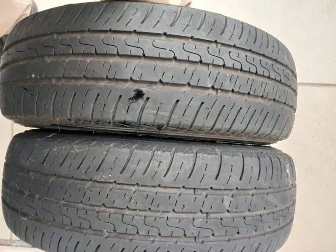 Duas rodas 13 celta e pneus Goodyear