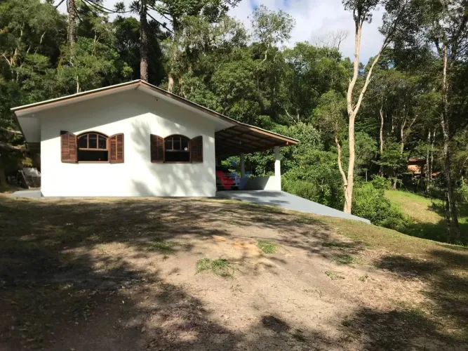 Ótima Casa em Agudos do Sul com Terreno de 2.000 m e Nascente Própria