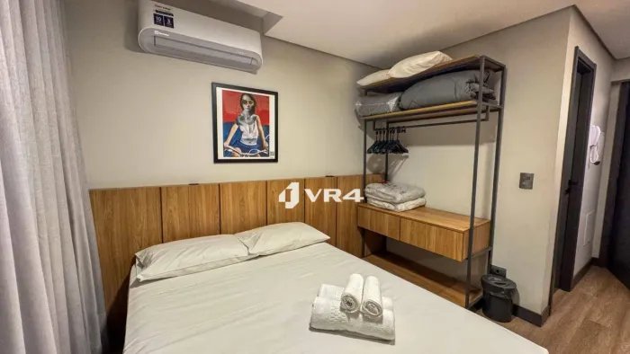 Studio mobiliado para alugar por R$2.425/mês - Água Verde - Curitiba/PR