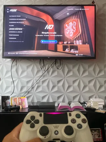 PlayStation 4 + Controle + FC26
