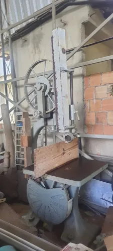Serra de Fita Para Marcenaria Invicta - Volante 60 (Máquina revisada e pintada)