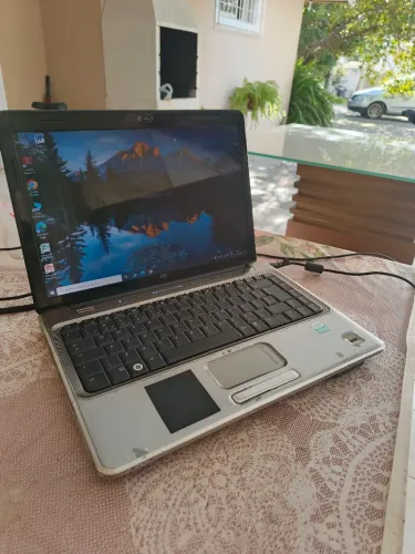 Notebook Hp com 4gb memória, teclado novo, carregador original.