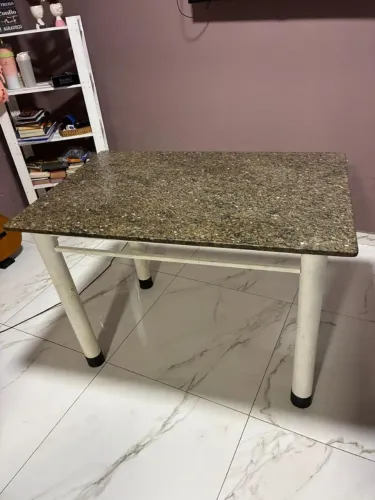 MESA MARMORE 4 LUGARES MUITO RESISTENTE