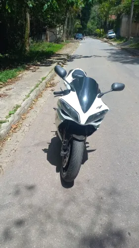 Yamaha R1 1000
