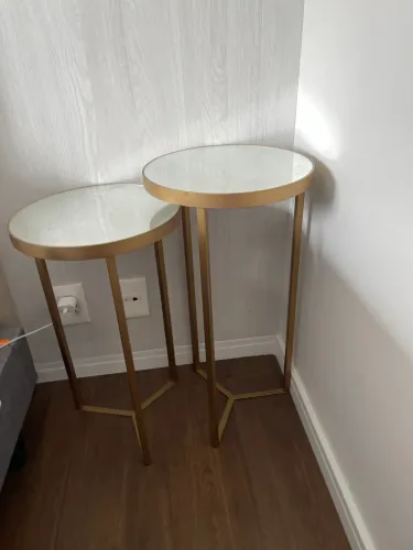 Conjunto com 2 Mesas Laterais Redondas Douradas