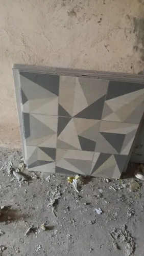 Vendo7 peças de pisos nunca usado,100,00 em perfeito estado.